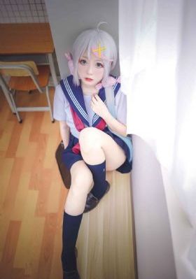 年轻漂亮女教师2_720高清在线观看