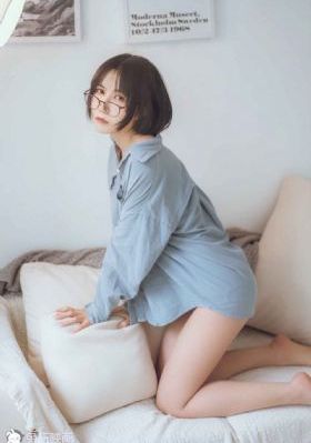 《下女》韩国在线观看_1080电影在线观看