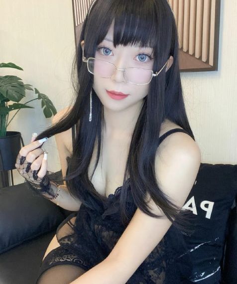 爱玛夫人第一季完整视频_BD英语神马在线观看